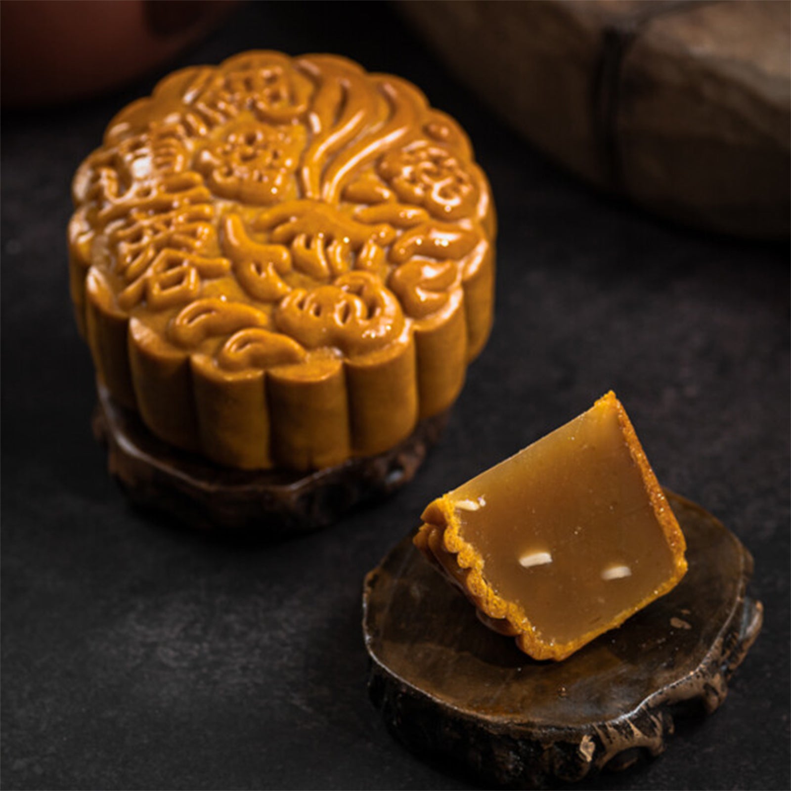 Fai Fong Lotus Paste Mooncake 180g